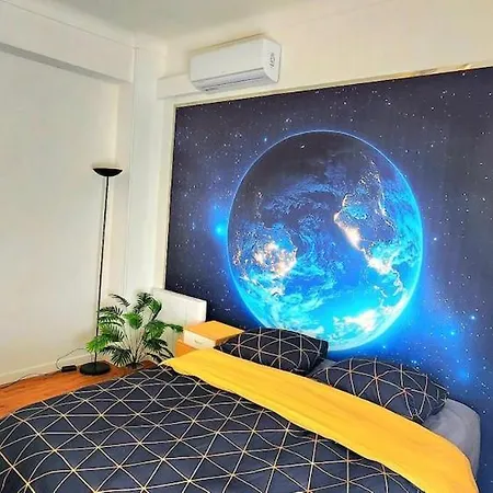 - Charming 2 In A Quiet Area Nice